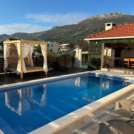Villa Relax - Beheizter - Heated Pool Kastela